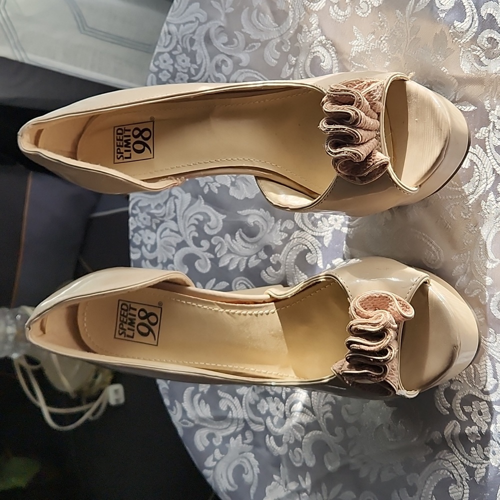 Speed limit 98 shoes heels
